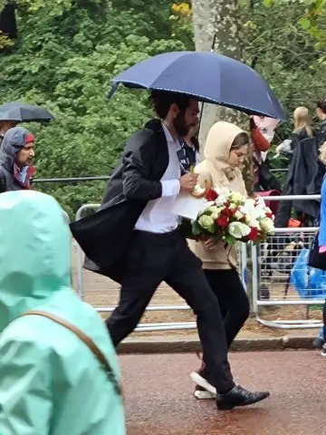 Buckingham Palace 9.09.2022 mourning after Queen's death / pałac buckingham dzień po śmieci królowej Elżbiety II