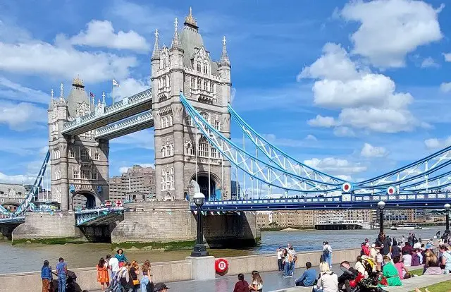 Tower Bridge London londyn most słynny szklana podłoga