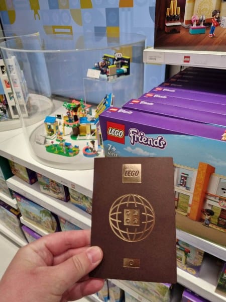 11 SKLEPÓW, KTÓRE WARTO ODWIEDZIĆ W LONDYNIE Lego Store