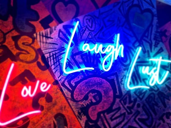 DOPAMINE LAND, CZYLI ATRAKCJA, KTÓRA CIĘ USZCZĘŚLIWI