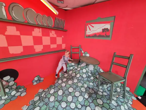 DOPAMINE LAND, CZYLI ATRAKCJA, KTÓRA CIĘ USZCZĘŚLIWI