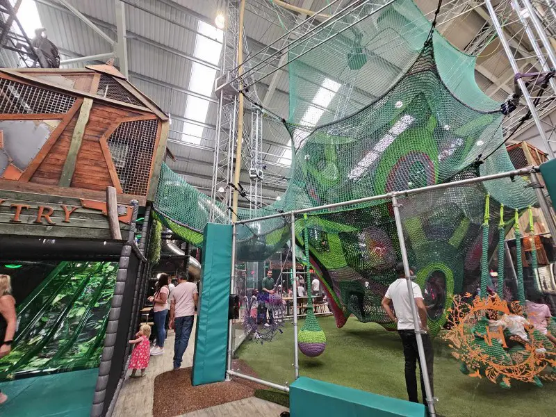 HOBBLEDOWN HEATH - PARK ROZRYWKI I MINIZOO W JEDNYM