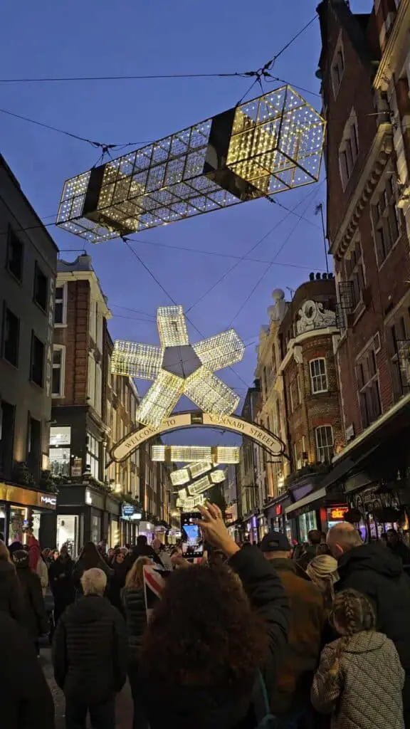 świąteczny londyn 2025 carnaby street